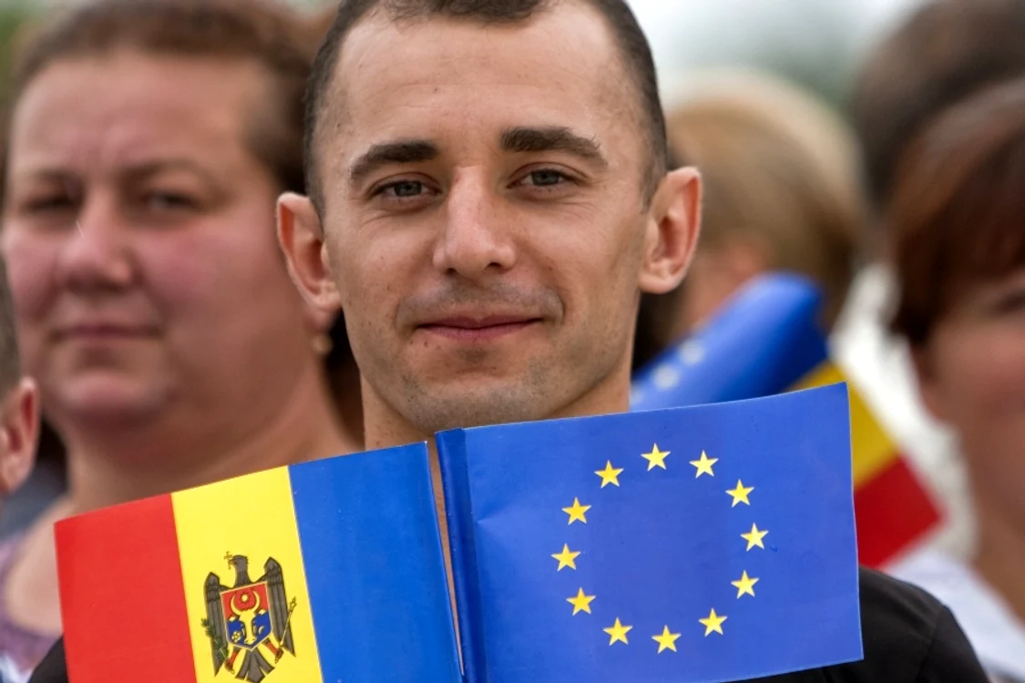 
    România a ratat în 1990 oportunitatea de a se uni cu Basarabia, cu preţul păstrării Transilvaniei intacteFoto: Mediafax  