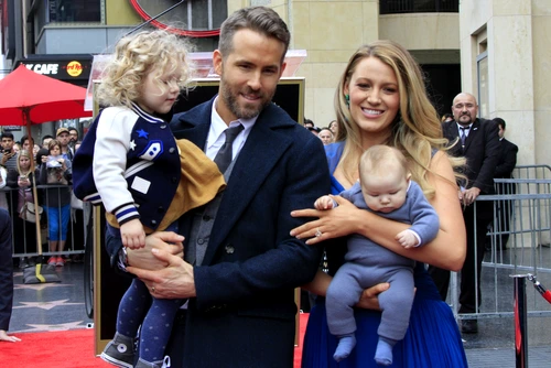 1 ryan reynolds si familia jpg jpeg