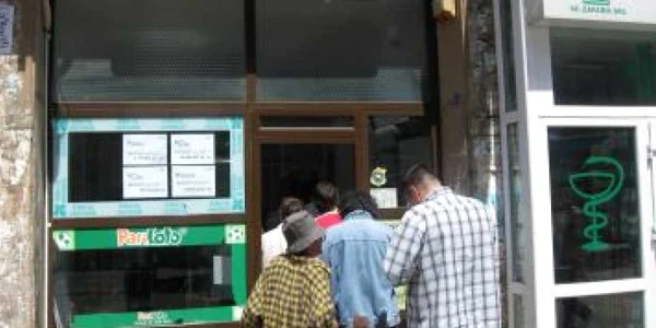 Iaşi: Coadă la casele Loto