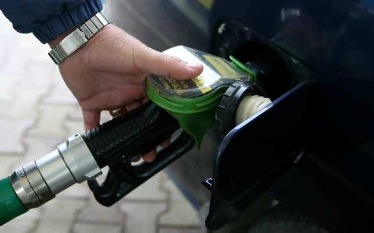 Benzinăriile au majorat preţul carburanţilor în ajun de Sfântul Nicolae