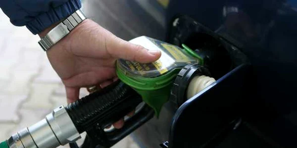 Benzinăriile au majorat preţul carburanţilor în ajun de Sfântul Nicolae
