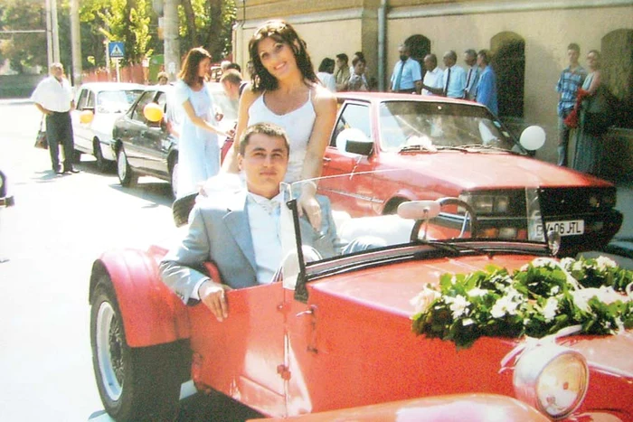 Elodia şi Cristian Cioacă s-au căsătorit în iulie 2004, dată la care avocata era deja însărcinată