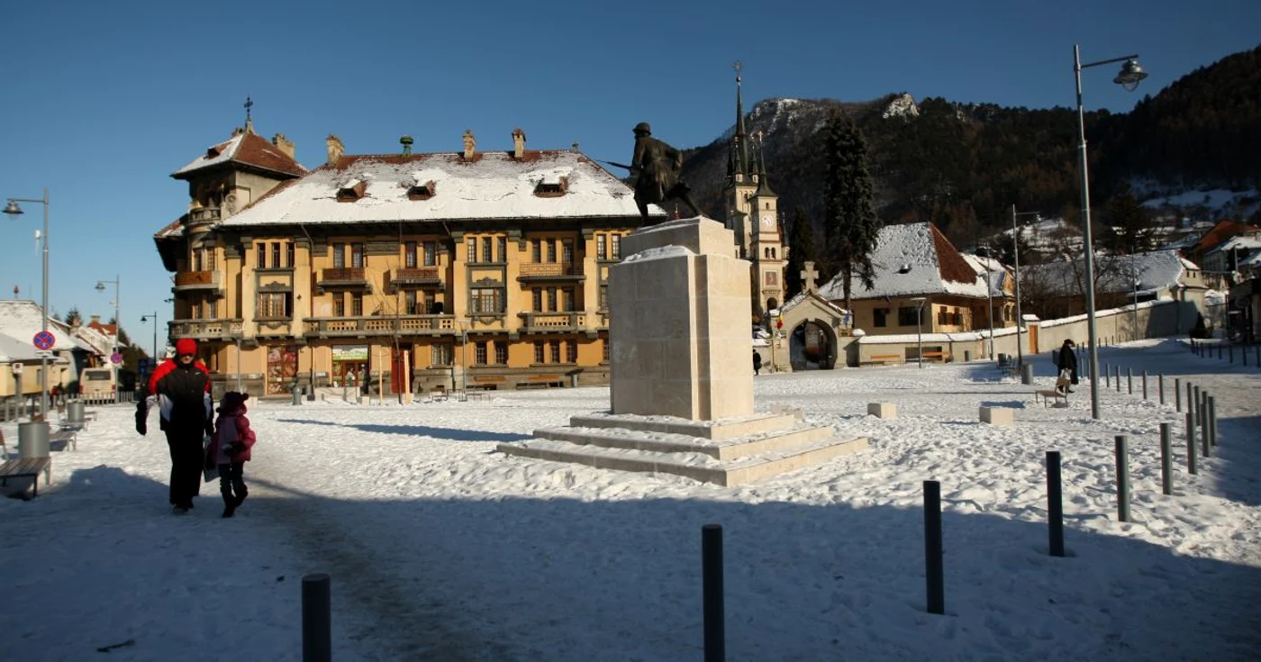 Piaţa Unirii a fost renovată pentru a avea aspectul unei zone medievale. Foto: Stelian Grăjdan