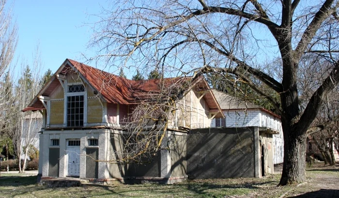 Conacul Pommer şi drumul către parcul dendrologic Ţaul vor fi reabilitate în următorii doi ani