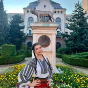 daria moanta, interpreta de muzica populara admisa la medicina   foto arhiva personala (1) jpeg