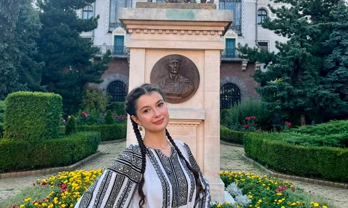 daria moanta, interpreta de muzica populara admisa la medicina foto arhiva personala (1) jpeg