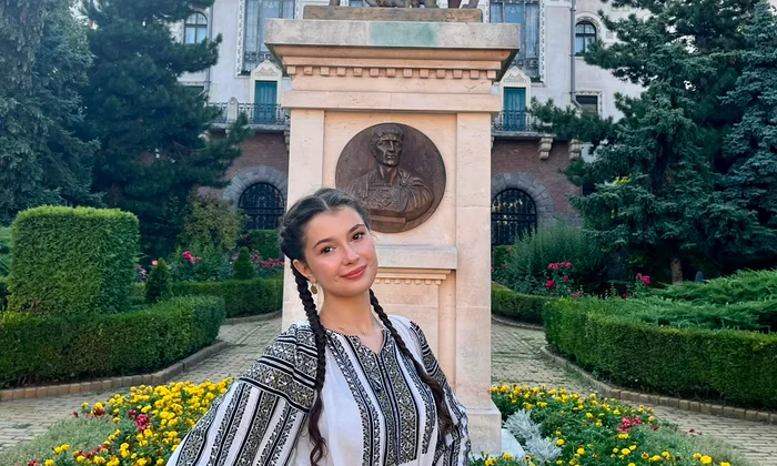 daria moanta, interpreta de muzica populara admisa la medicina foto arhiva personala (1) jpeg
