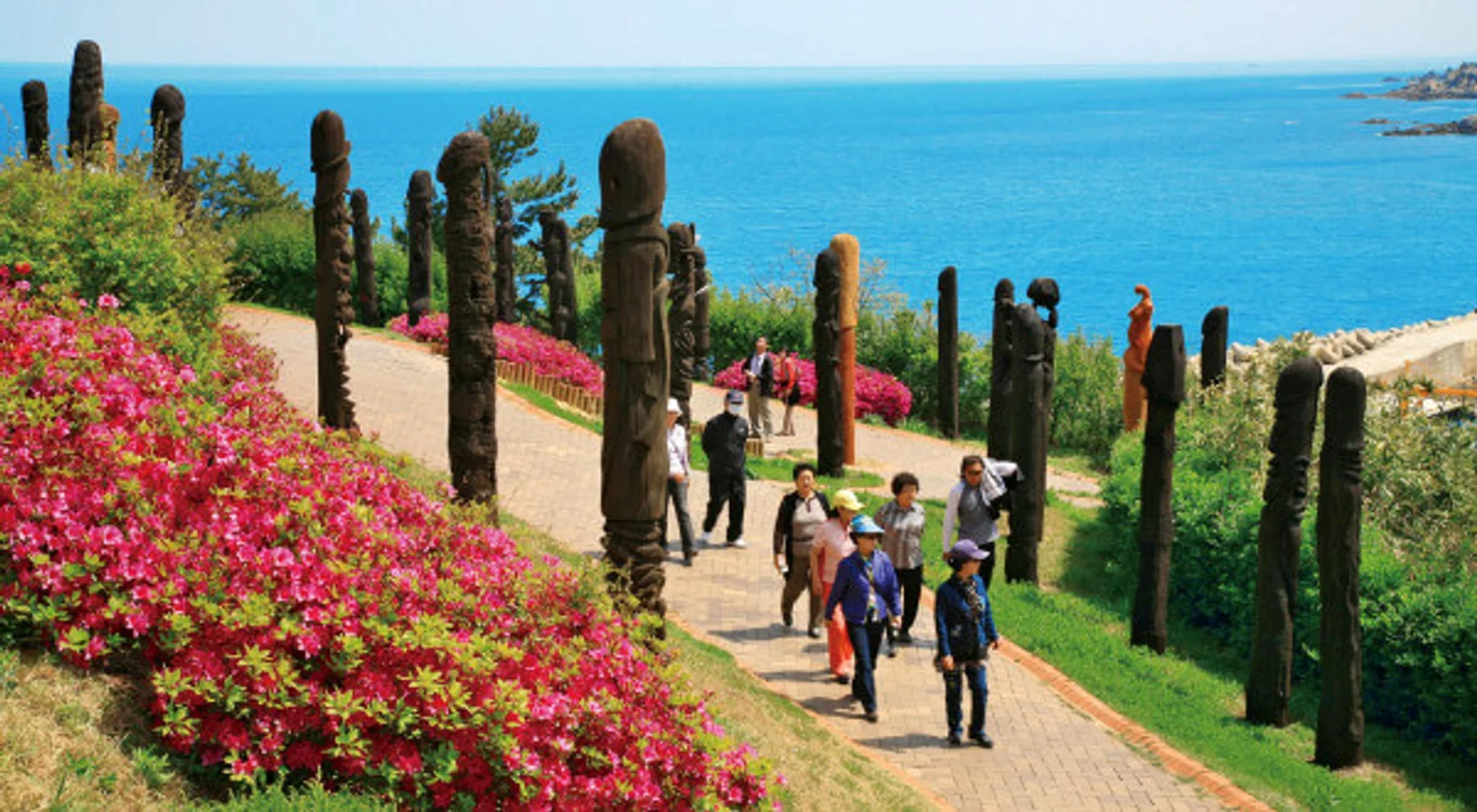 
    Parcul Haesindang are aproximativ 16.000 de vizitatori pe an Foto: thesouthkoreatravelguide  