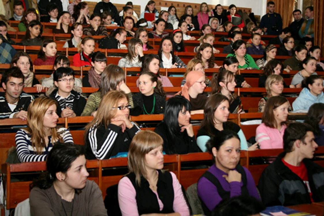 Studenţii sunt o categorie ţintă. FOTO: ADEVĂRUL