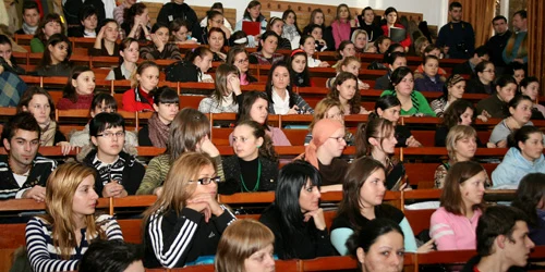 Studenţii sunt o categorie ţintă. FOTO: ADEVĂRUL