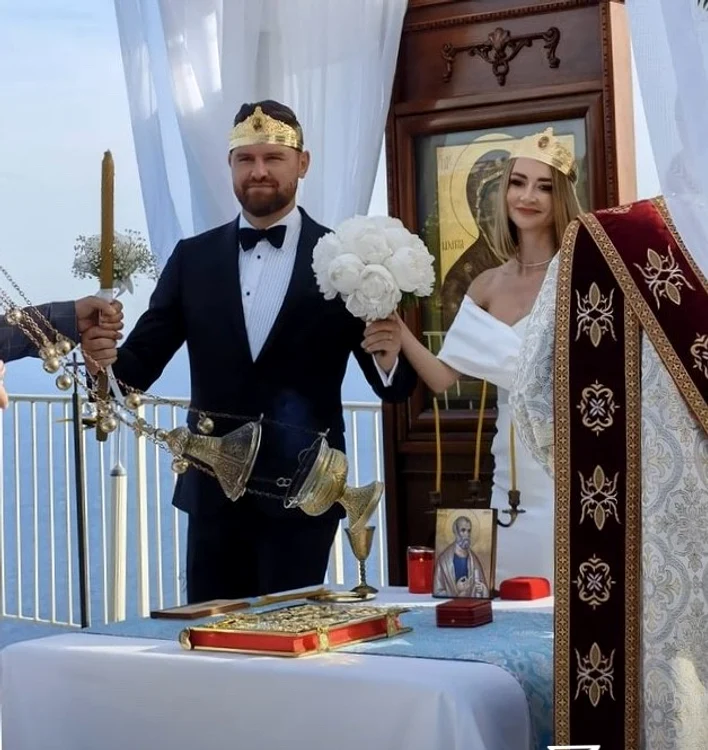 
    Denisa Tănase și soțul ei, Mircea Brânzeifoto: Instagram  