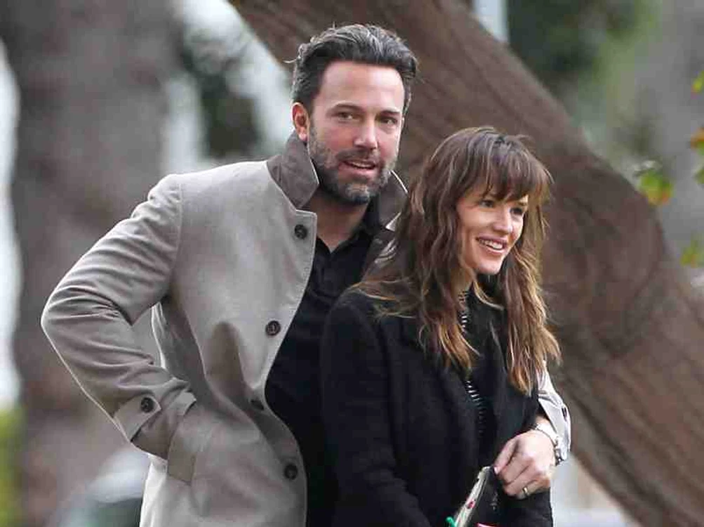 Relația dintre Ben Affleck (43 de ani) și Jennifer Garner (43 de ani) pare să se îmbunătățească după divorțfoto: Hepta