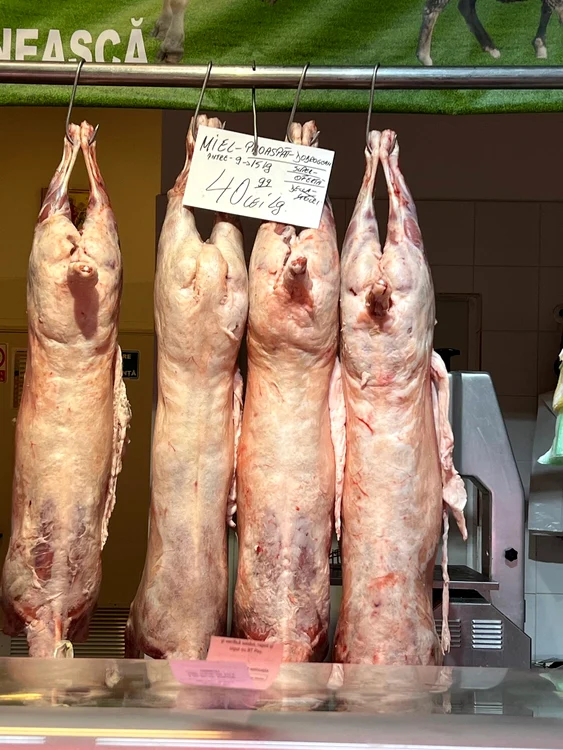 Miei proaspăt sacrificați, în piața Obor Foto: Click!