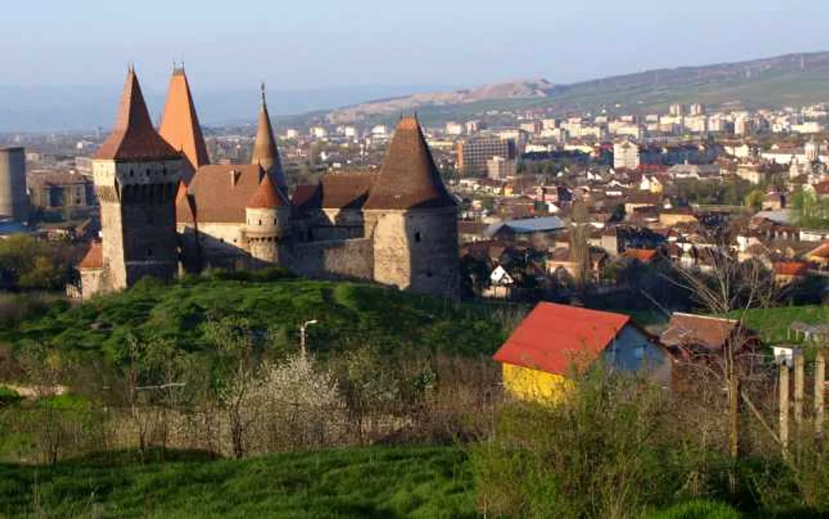 Cele mai mari preţuri de vizitare a Castelului Corvinilor vor fi în lunile de vară. FOTO: Daniel Guţă. ADEVĂRUL.