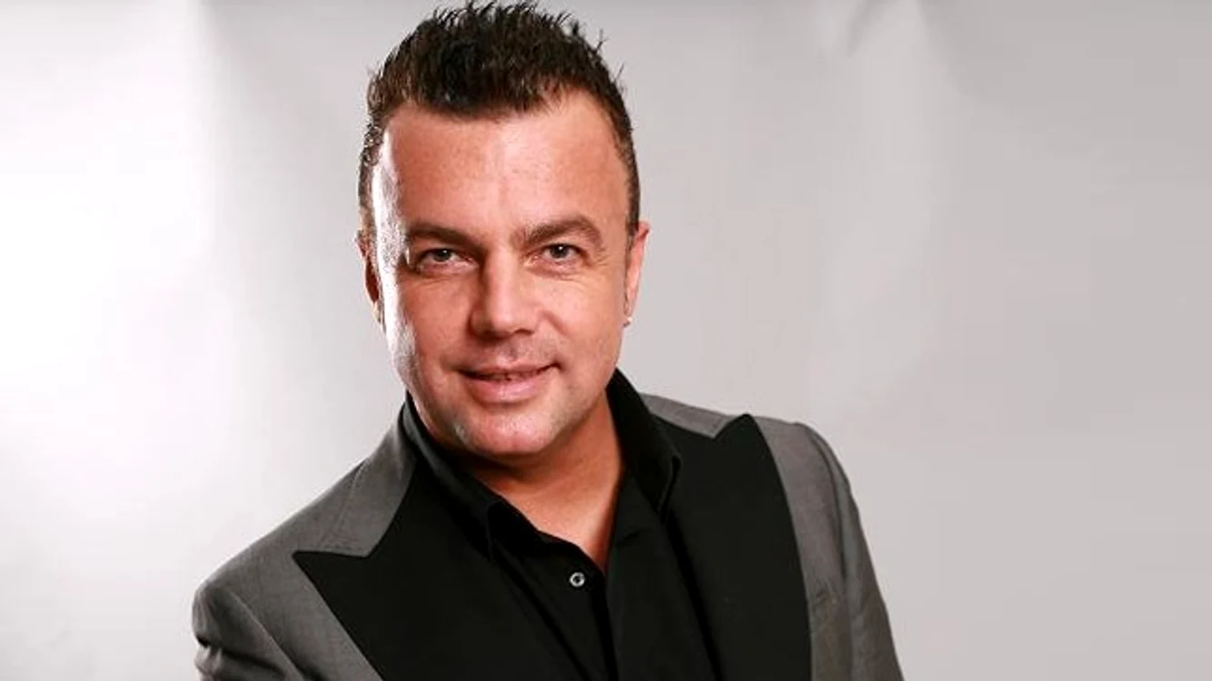 
    Adrian Enache este mândru de fiica sa, Diana, care îi împărtăşeşte pasiunea pentru muzică  