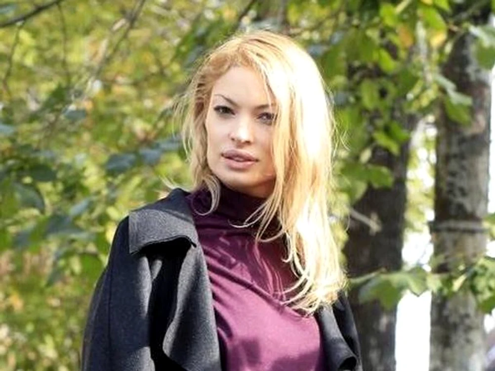 
    Valentina Pelinel are mereu grijă să aibă un zâmbet perfectFoto: Arhiva personală  