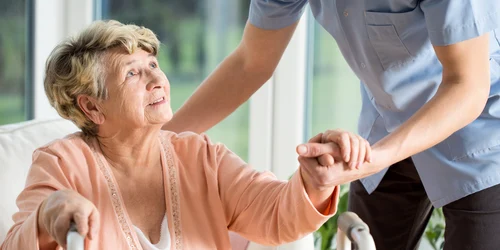 ingrijire batrani jpeg