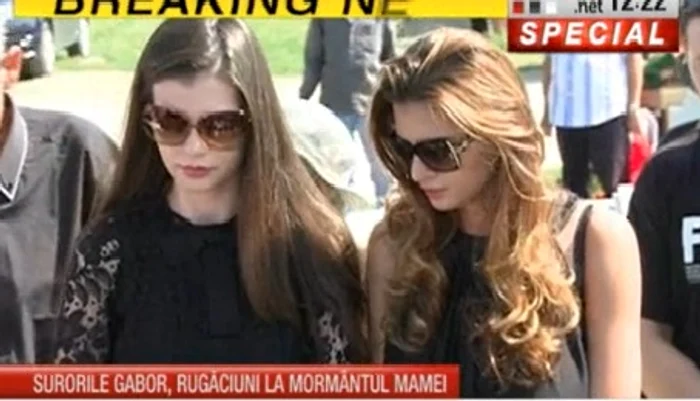 Monica şi Ramona şi-au pomenit mama sâmbătă