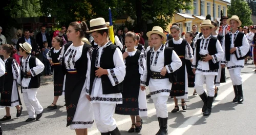 ziua costumului popular bistrita 2