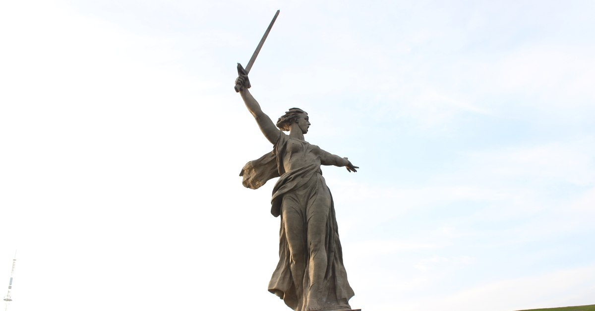 Cum arată monumentul considerat „cea mai mare statuie feminină din lume”. Are 85 de metri înălțime și este un omagiu pentru victimele celui de-Al Doilea Război Mondial