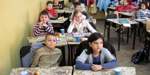 Elevii speră să primească un lapte mai bun