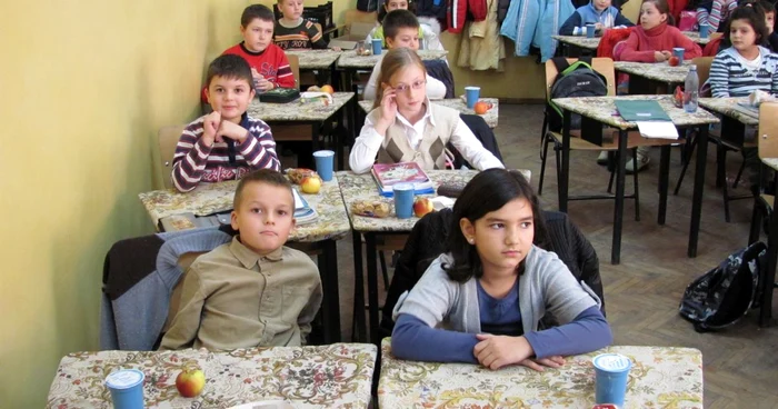 Elevii speră să primească un lapte mai bun