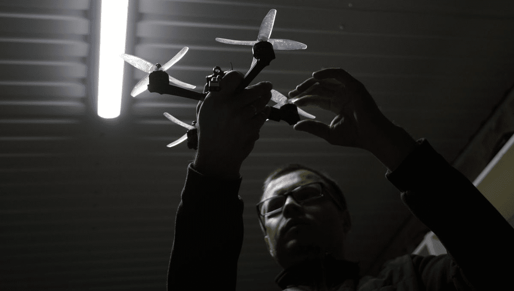 Rusia cumpără și armează drone ieftine de pe site-uri web din China