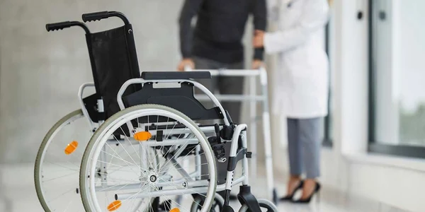 persoane cu dizabilitati Foto   Viața Medicală jpg