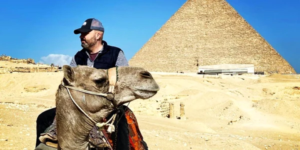 Sam Mayfair YouTuber Foto egyptian gazette jpg