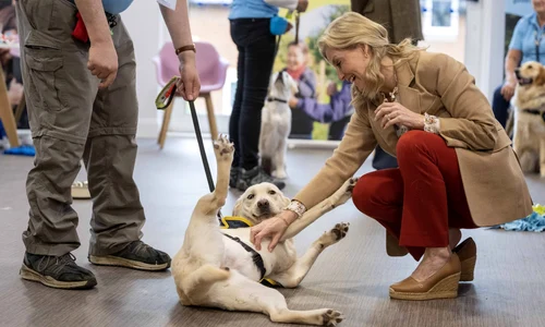 Prințul Edward și Sophie, Ducesa de Edinburgh cu câini utilitari, Profimedia (5) jpg