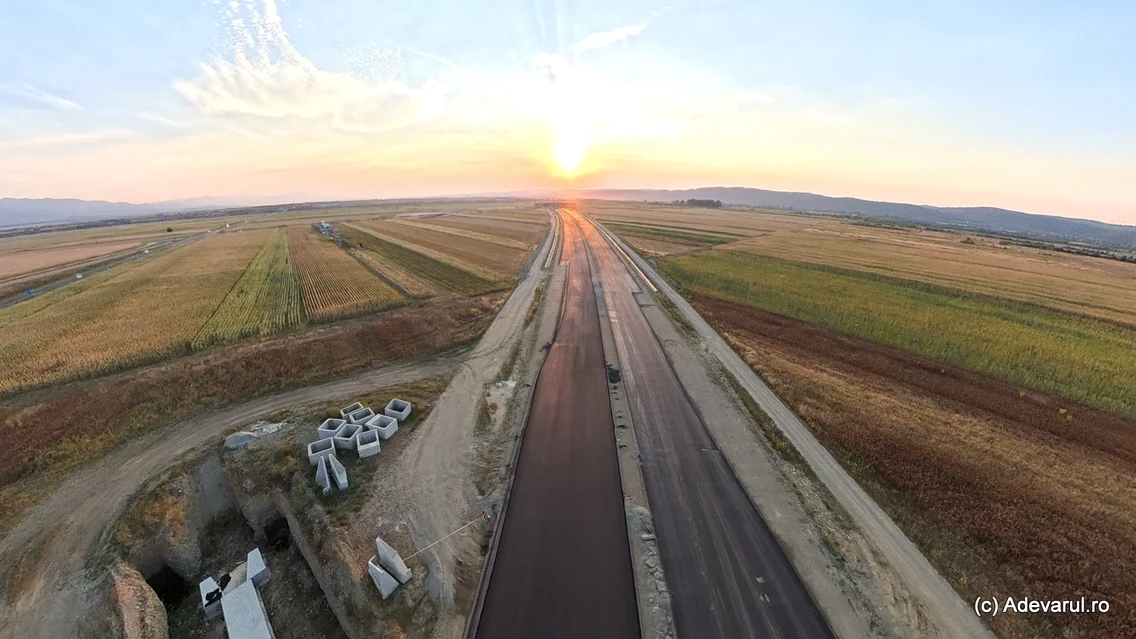 Asfalt pe Autostrada Sibiu Făgăraș Foto Daniel Guță ADEVĂRUL (2) jpg