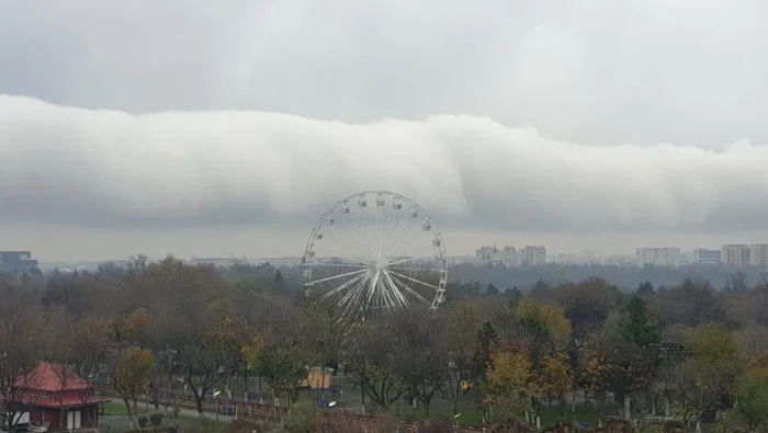 Norul a apărut sâmbătă dimineaţa pe cerul din vestului Capitaleifoto: Facebook
