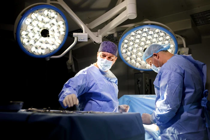 
     Intervenția de gastric sleeve costă aproximativ 5.800 euro  