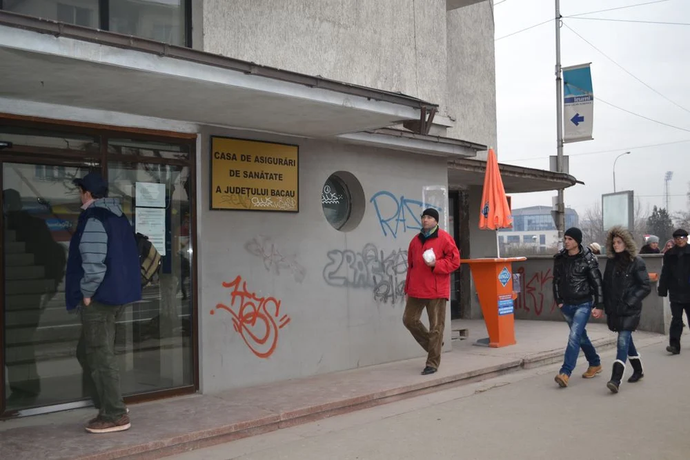 Cum au furat 18 funcționari de la Casa de Sănătate Bacău peste un milion de lei din banii instituţiei. Ancheta a fost extinsă la nivel naţional