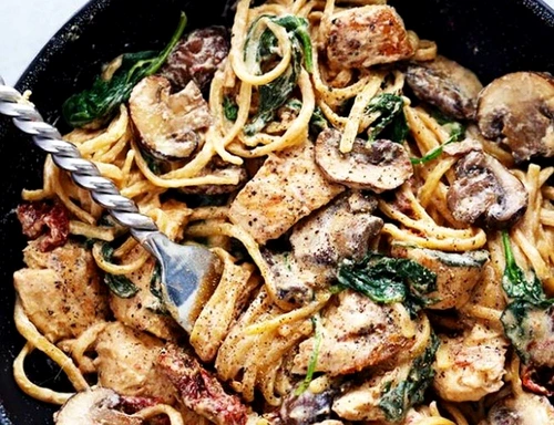 paste florentine cu pui si ciuperci jpeg