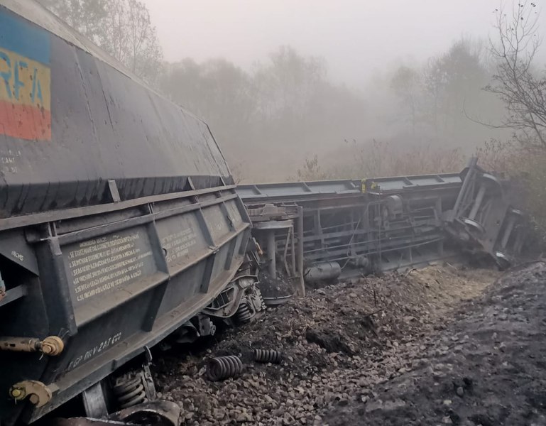 Vagoane încărcate cu cărbune, deraiate în Gorj. Garnitura alimenta termocentrala de la Turceni