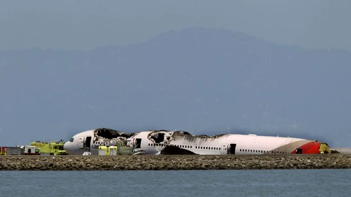 Avionul prăbuşit în San Francisco (Foto: Reuters)