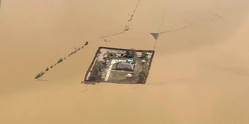 inundatii Tennessee casa salvata dig foto X jpg