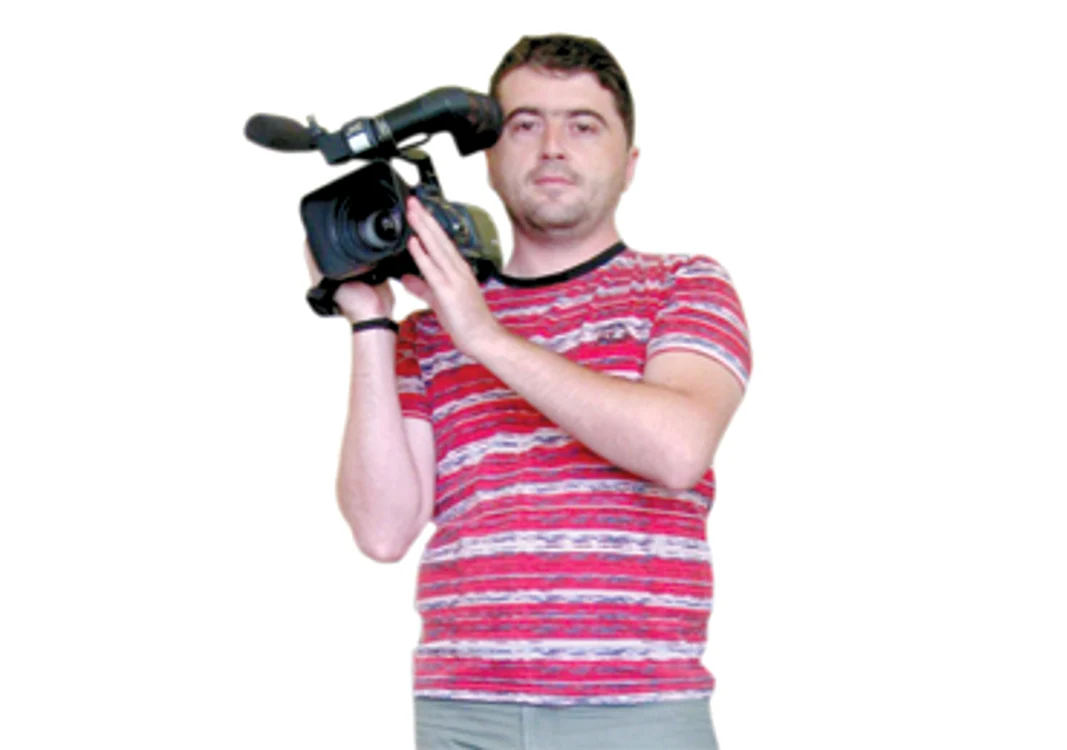 Hunedoara: PORTRET / Cristian Popa filmează numai  hunedoreni fericiţi