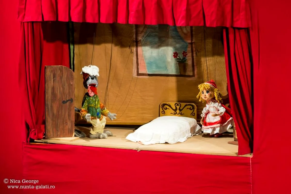 Scenă din spectacolul ”Scufiţa Roşie” Foto: Teatrul Gulliver