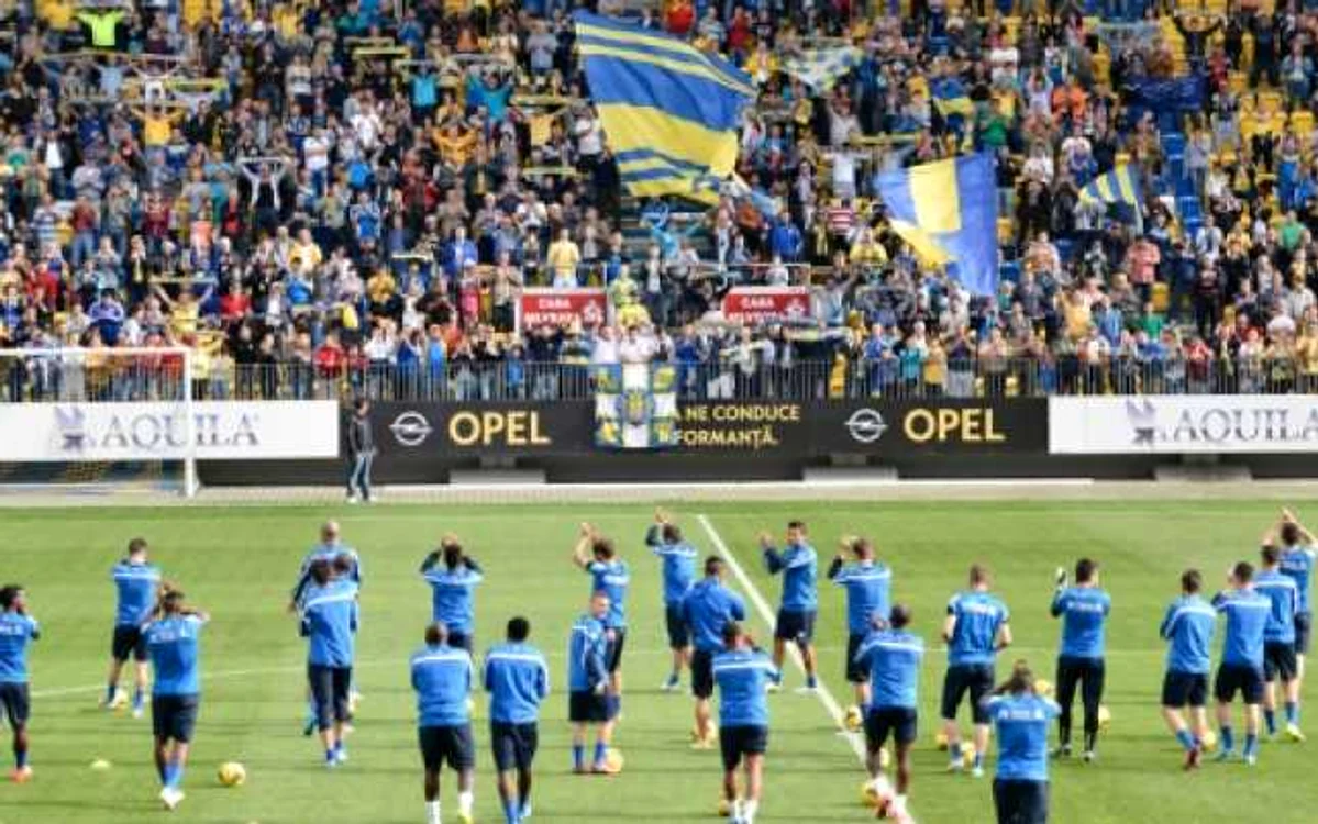 3.000 de fani au venit la antrenamentul "lupilor". FOTO rpressport.ro
