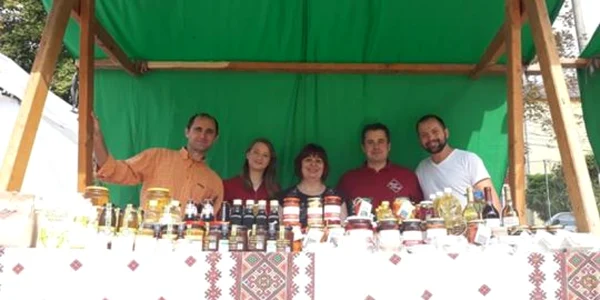 FOTO Roade şi merinde