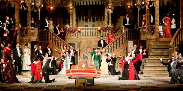 Liliacul opera