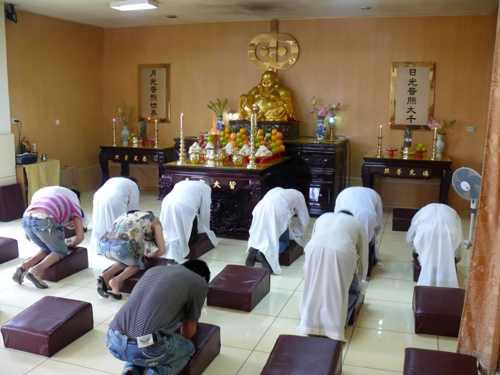 ,,Sala Principiului Infinit“ (Guangli Fotang): templul chinezesc din cartierul Colentina jpeg