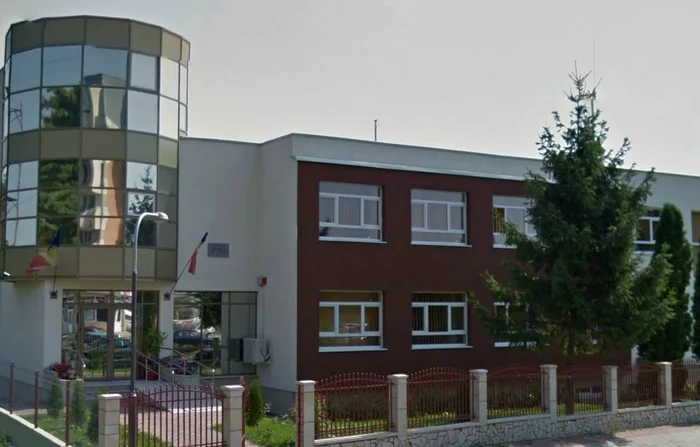 
    Parchetul depe lângă Judecătoria PașcaniFoto: newspascani.ro  