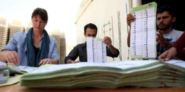 Afganistan: Aproximativ 1,5 milioane de voturi sunt suspecte