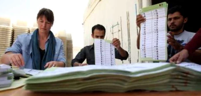 Afganistan: Aproximativ 1,5 milioane de voturi sunt suspecte