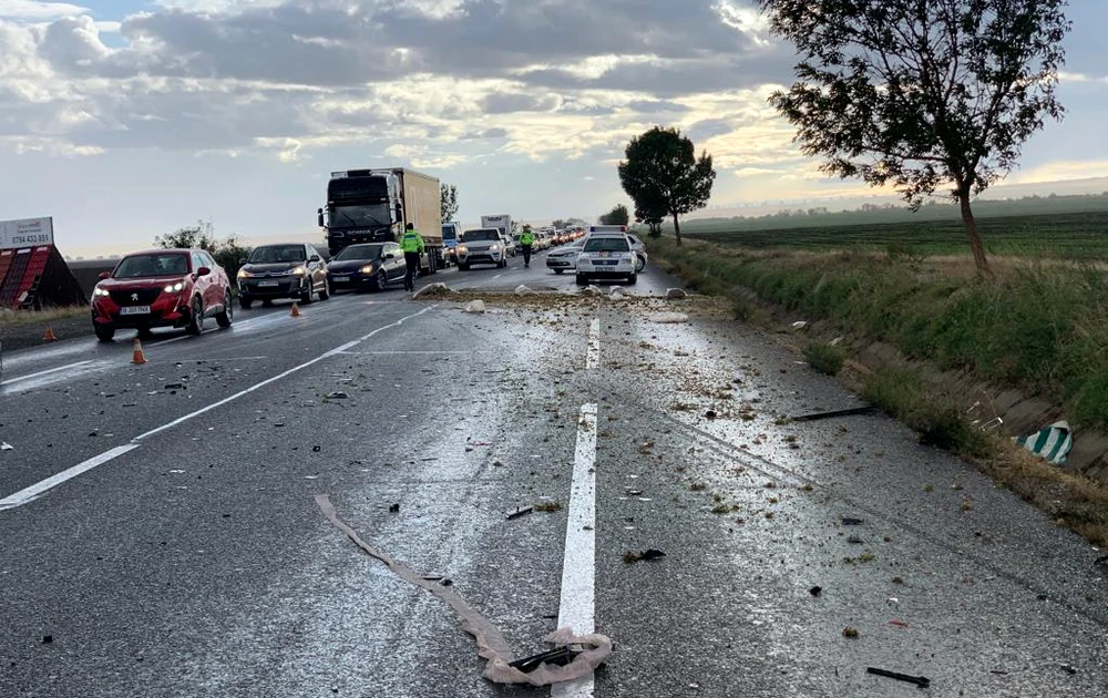 Traficul rutier a fost restricționat la Oreavu. SURSA IPJ Buzău