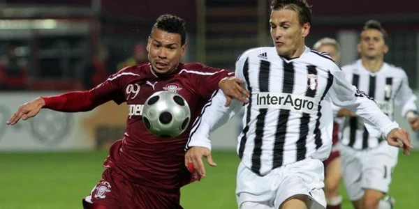 Război pe teren şi în afara lui - foto FC Astra Ploieşti