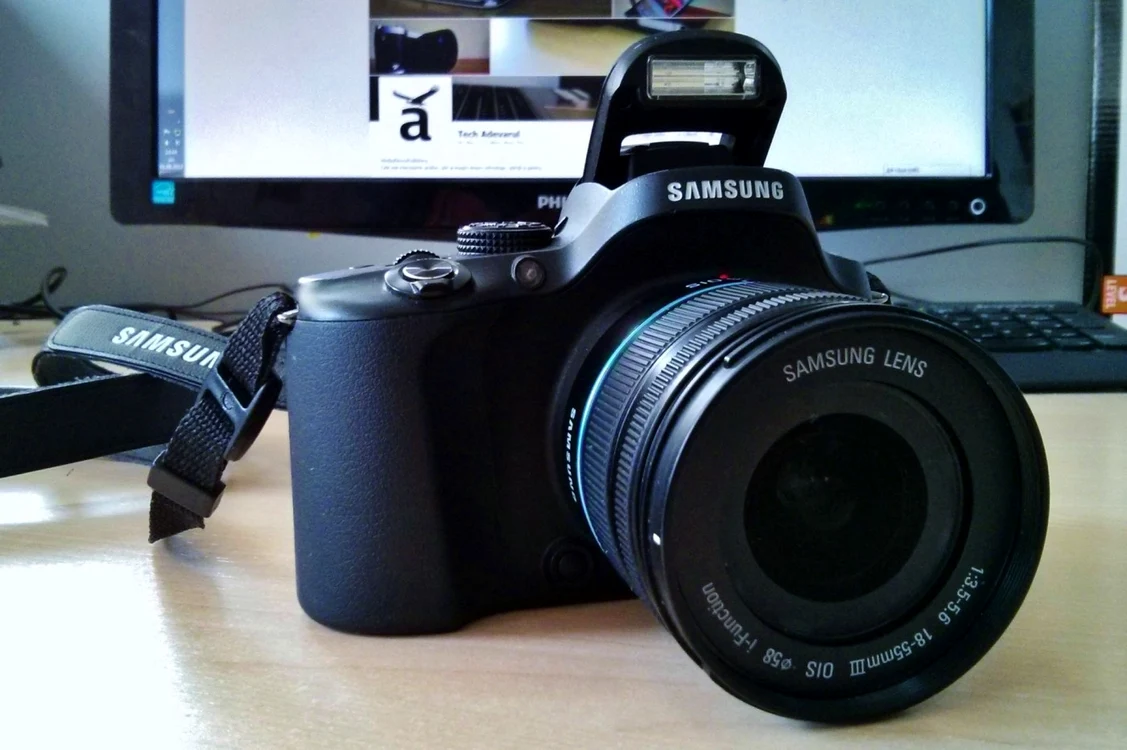 Samsung NX20. FOTO Răzvan Băltăreţu/Adevărul